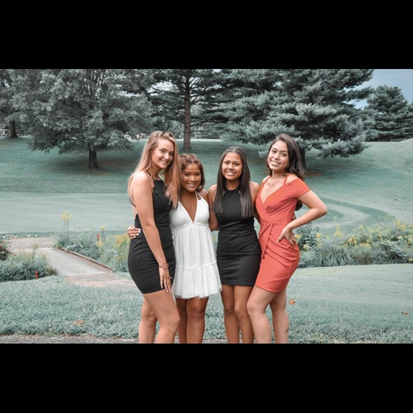 Meet your Posher, Kelly - Picture 3 of 4